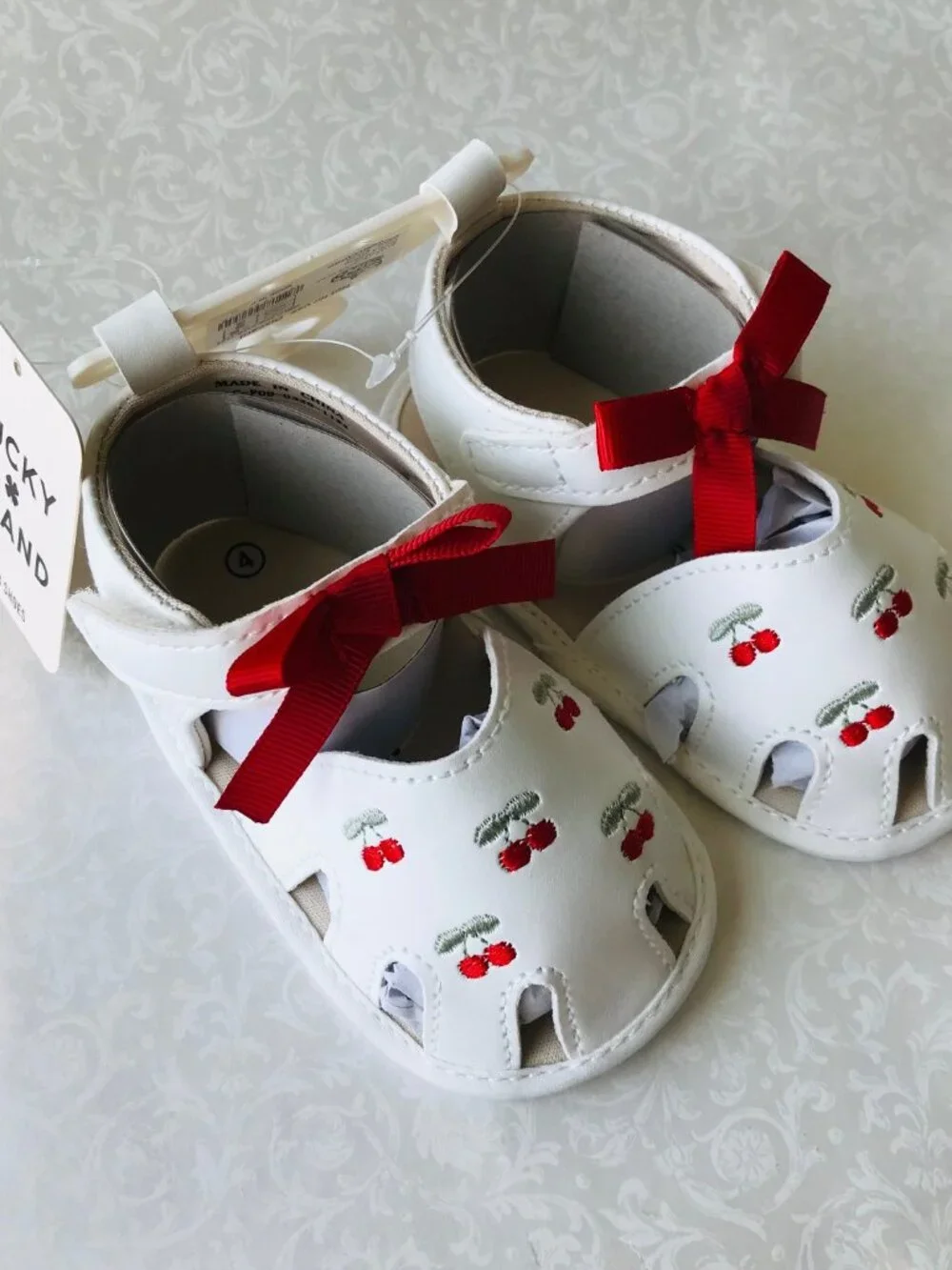 LUCKY BRAND Crib Shoes  Size : 4M (9-12M)  White Cherry Strap Closure